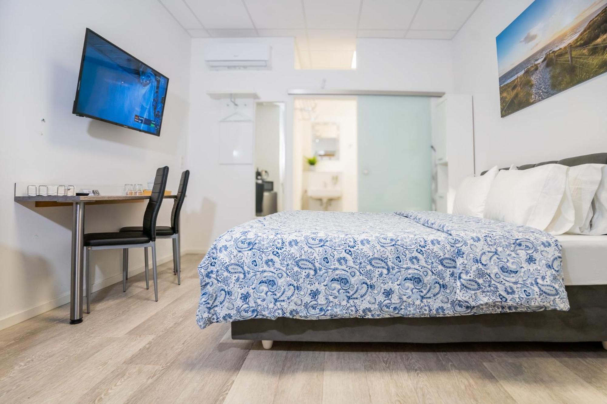 Private Room #1 With King Size, Ground Floor, Ac, Only 2Min To Rab Ramstein-Miesenbach Exterior photo